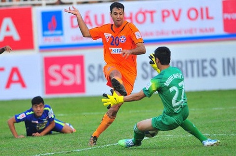 Vong 5 V-League 2015 Binh Duong guc nga, HAGL thang tranh cai hinh anh