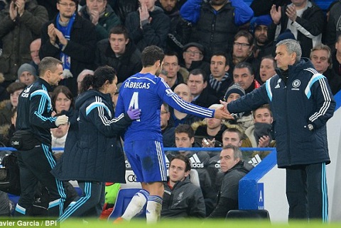 Fabregas co kha nang tai xuat trong tran Chelsea vs Liverpool hinh anh