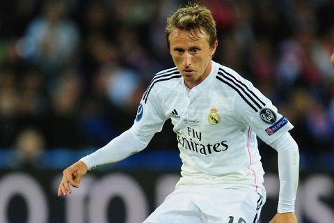 Real: Cần Modric trở lại để tái lập hệ thống doppio-regista