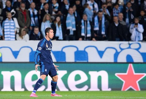 Lập cú đúp nhấn chìm Malmo, Ronaldo bỏ túi thêm 2 kỷ lục khủng