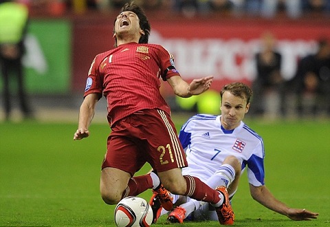 Nốt gót tiền đạo Aguero, David Silva nghỉ thi đấu 1 tháng