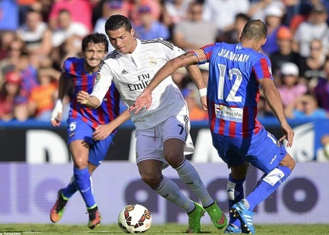 Real Madrid vs Levante (21h 17/10): Chứng minh đi, Ronaldo!