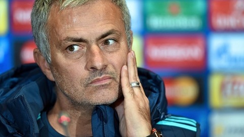 Jose Mourinho Chelsea se ket thuc mua giai nay voi 4 chiec Cup hinh anh