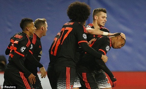 Thi đấu chói sáng, Martial được đàn anh Schneiderlin khen ngợi hết lời