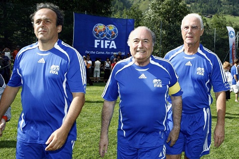 Blatter va Platini trong cuoc bau cu chu tich FIFA vao thang 22016 hinh anh