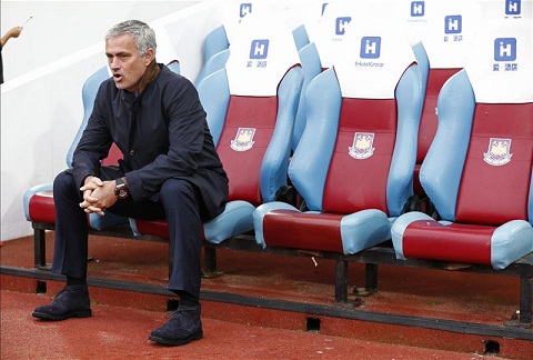 Các cầu thủ Chelsea đang mong muốn Mourinho sớm bị sa thải