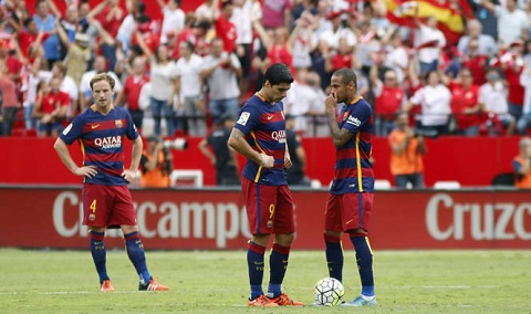 Dư âm trận Sevilla 2-1 Barca: Quy luật nghiệt ngã