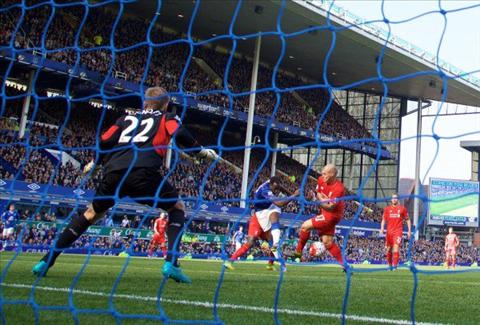 Video clip ban thang Everton 1-1 Liverpool (Vong 8 Premier League 201516) hinh anh