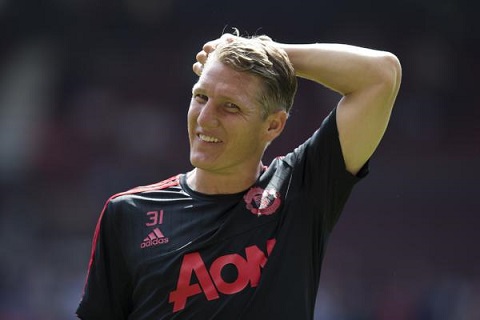 Schweinsteiger tiếp tục có một hành động đẹp trong trận Everton 0-3 M.U