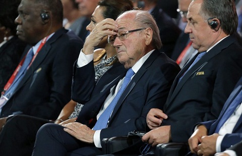 Chu tich FIFA Sepp Blatter sap bi dinh chi cong tac hinh anh