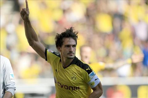 Hummels báo tin vui cho M.U và Arsenal