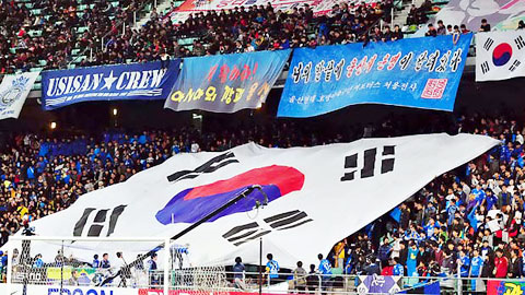K-League trở lại HLV đeo khẩu trang, cầu thủ bị cấm nói chuyện hình ảnh