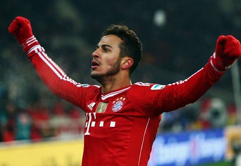 Tien ve Thiago Alcantara cua Bayern Munich tung suyt gia nhap MU hinh anh