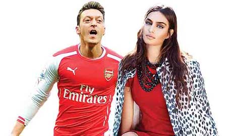 Mesut Ozil âm thầm kiến tạo chuyện trăm năm