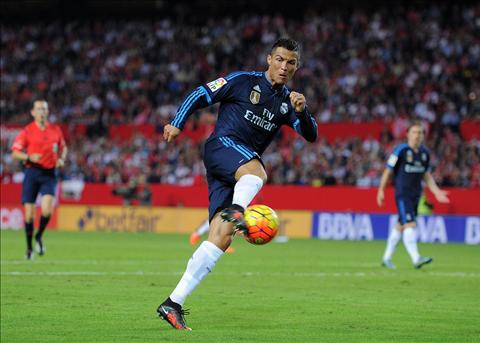 Chelsea chi tiền tấn giành Ronaldo với Man United