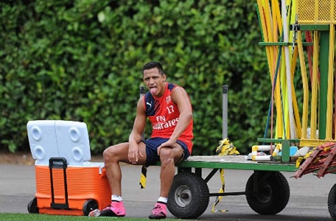 Goc Arsenal Alexis Sanchez can… nghi ngoi hinh anh