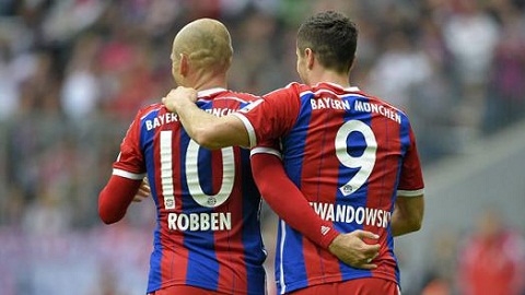 Vấn đề của Bayern Munich: Robben hay Lewandowski