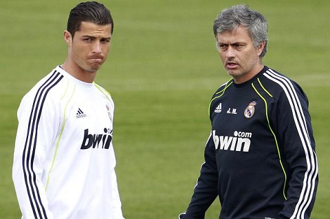 Ronaldo va Mourinho se tai hop nhau o PSG hinh anh