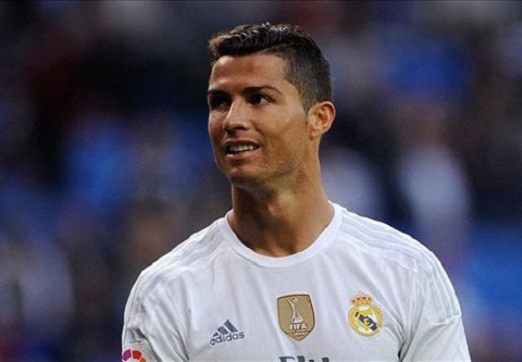 Tu choi tien tan cua PSG, Ronaldo se tro lai MU hinh anh