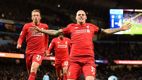 Huyền thoại M.U bất ngờ tâng bốc Liverpool