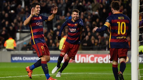 Barcelona 6-1 AS Roma Messi-Suarez ruc sang, Blaugrana danh tennis tren san Nou Camp hinh anh 4