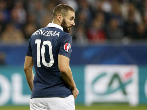 Barca từng từ chối chiêu mộ Karim Benzema