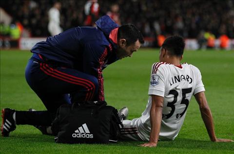 HLV Van Gaal cập nhật tình hình chấn thương của McNair, Lingard và Darmian