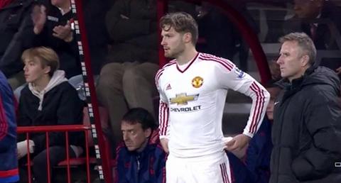 HLV Van Gaal lý giải về màn thay người khó hiểu ở trận thua Bournemouth