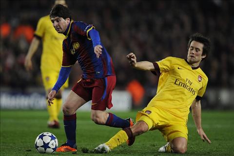 Arsenal vs Barcelona ở vòng 1/8 Champions League: Ta về ta tắm ao ta!