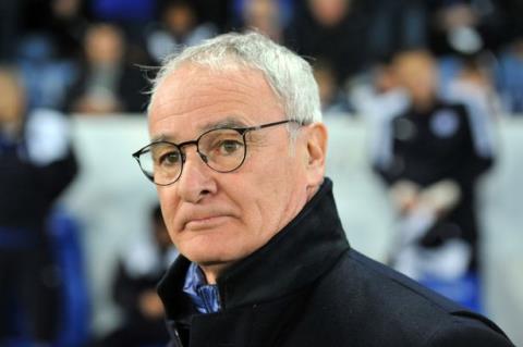 Hạ nhục Chelsea, vượt mặt Arsenal, HLV của Leicester vẫn lo rớt hạng