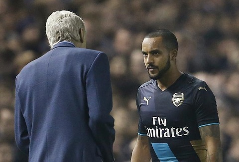 Walcott: Arsenal đã họp kín mà không cần Wenger”