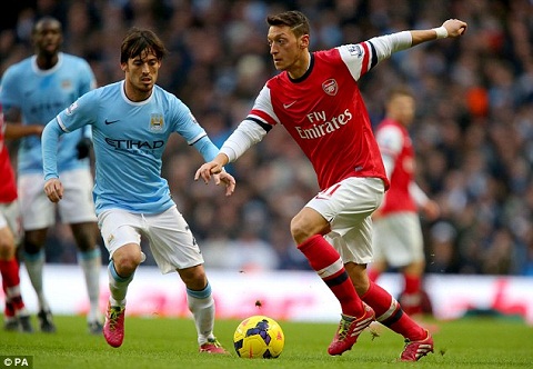 Arsenal hạ Man City: Khác biệt ở Ozil và Silva