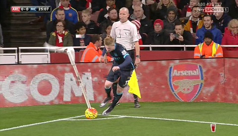 Chết cười với pha đá phạt góc thảm họa của Kevin De Bruyne