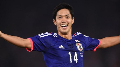 Yoshinori Muto duoc Sir Alex gioi thieu cho M.U