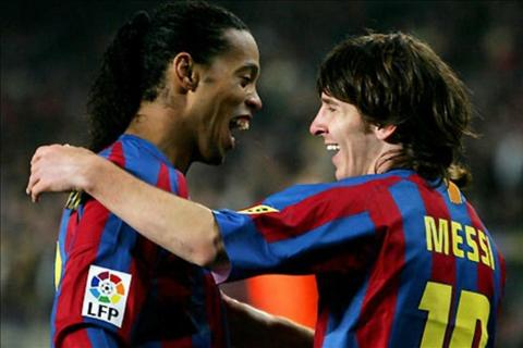 Ronaldinho muon thuong thuc Premier League truoc khi giai nghe hinh anh