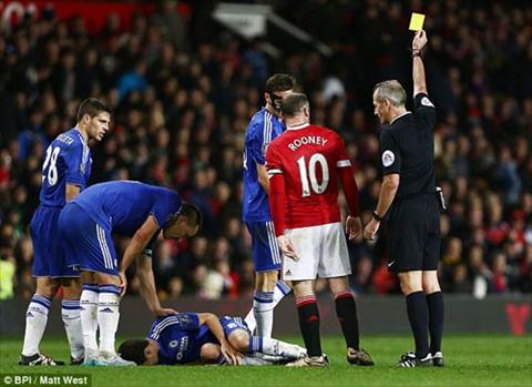 Rooney lên tiếng xin lỗi Oscar sau pha phạm lỗi thô bạo