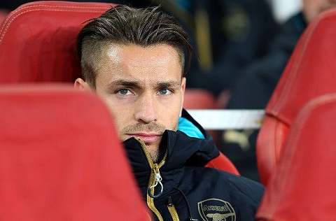 Mathieu Debuchy sẽ quyết định tương lai tại Arsenal trong tháng này
