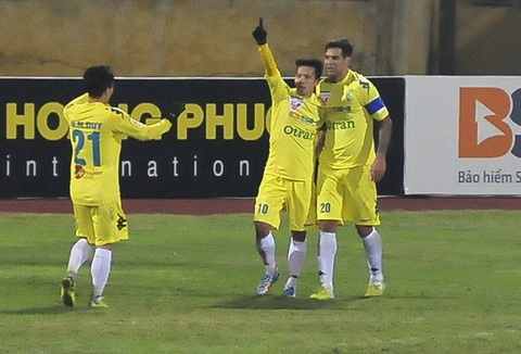 Văn Quyết tỏa sáng nhờ… HLV Miura