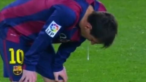 Ghi ban ha Villarreal, Lionel Messi lai tiep tuc non khan hinh anh