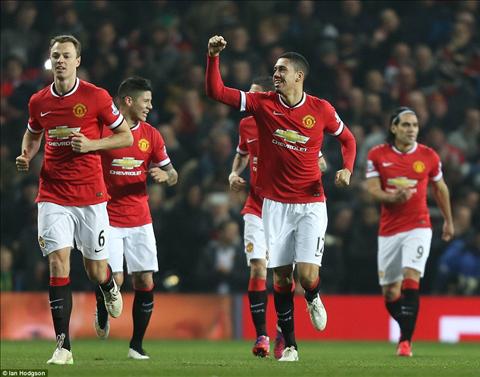 ĐHTB vòng 25 Premier League: Smalling chấp tất!