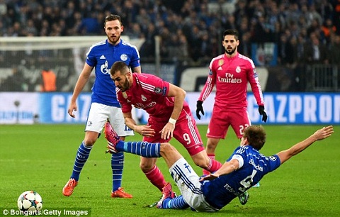 Schalke 0-2 Real Madrid Ngoi sao toa sang hinh anh
