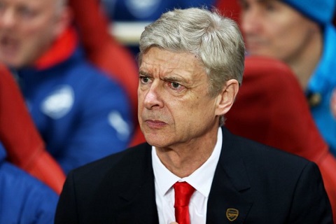 HLV Arsene Wenger chang so nguy co bi Arsenal sa thai hinh anh