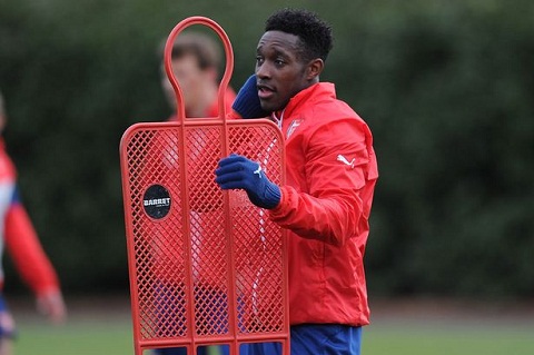 Arsenal đón tin vui từ Welbeck và Sanchez