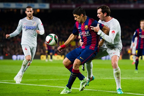 Suarez sa sút phong độ, Torres lên tiếng bênh vực truyền nhân