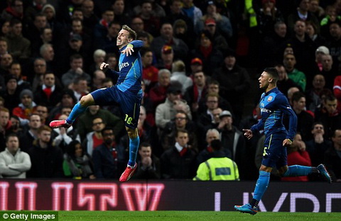 Hết may mắn, "Quỷ đỏ" chết gục dưới tay "Pháo thủ" ngay tại sào huyệt Old Trafford