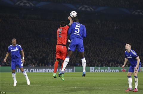 Thiago Silva xuat sac nhat tran Chelsea 2-2 PSG.