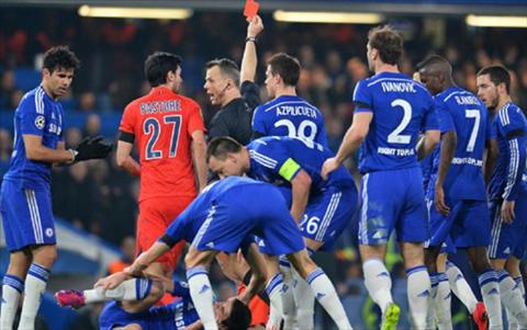 Pellegrini NÓI ĐỂU Chelsea vụ “bao vây” trọng tài