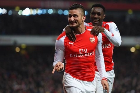 Arsenal dang huong loi tu phong do cao cua Giroud hinh anh 2