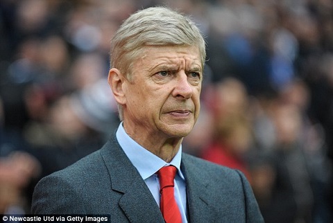 Arsene Wenger phản đối luật mới của Premier League