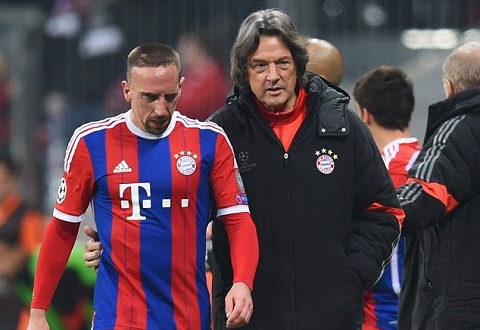 Pep Guardiola tiếp tục mang họa cho Bayern sau trận thua Porto